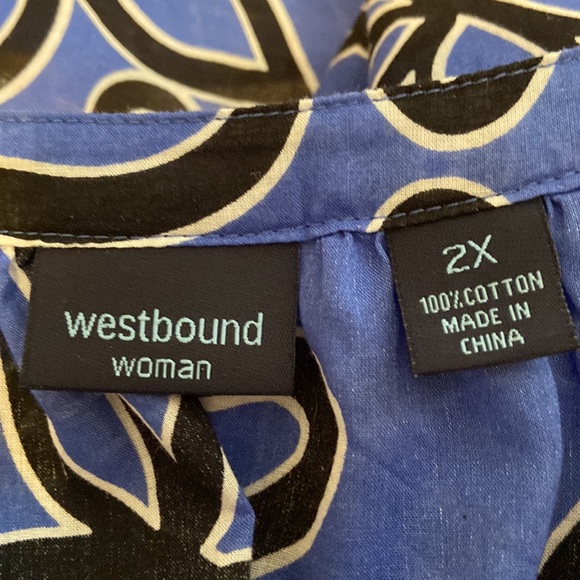 Sassy cotton top in beautiful blue with black & white floral designs. - Picture 6 of 7